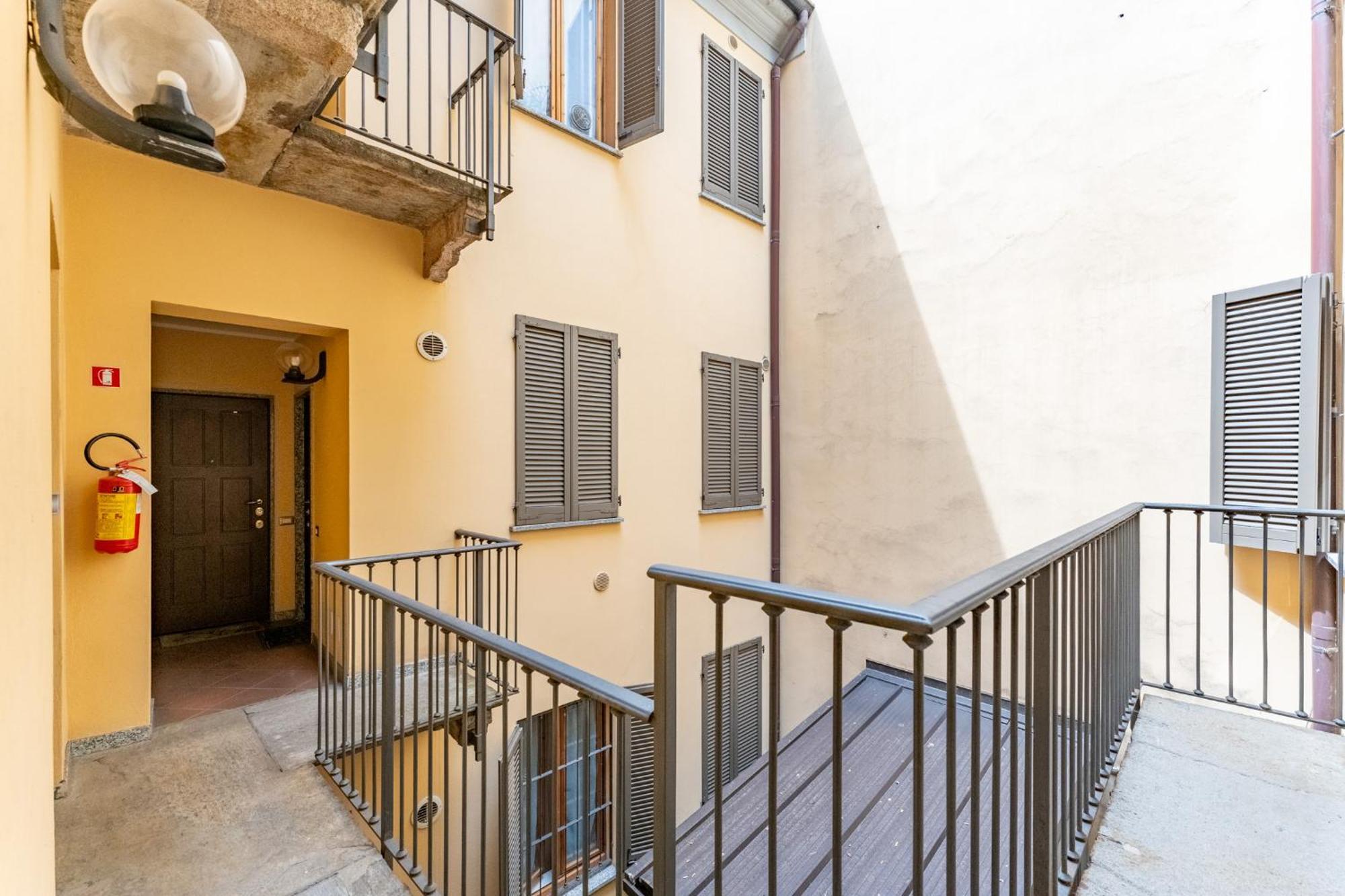 Apartment Ap6 In Zona Duomo Milan